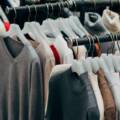 Saldi estivi e rifiuti tessili: l’80% dei vestiti non viene riciclato. L’appello di Ecotessili per uno shopping sostenibile